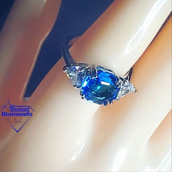 3.5 Ct Sky Blue Sapphire & White Baguette Diamond Cocktail Ring on 925 Silver - Picture 6 of 10
